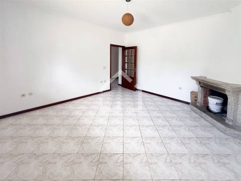 Apartamento T2 Arrendamento em Fiães,Santa Maria da Feira