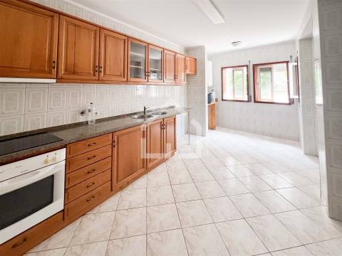 Apartamento T2 Arrendamento em Fiães,Santa Maria da Feira