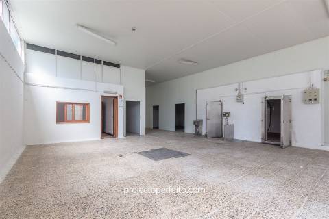 Armazém  Venda em Válega,Ovar