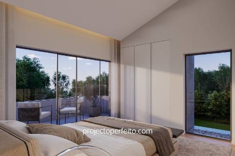 Moradia T3 de 3 frentes com elevador e garagem fechada