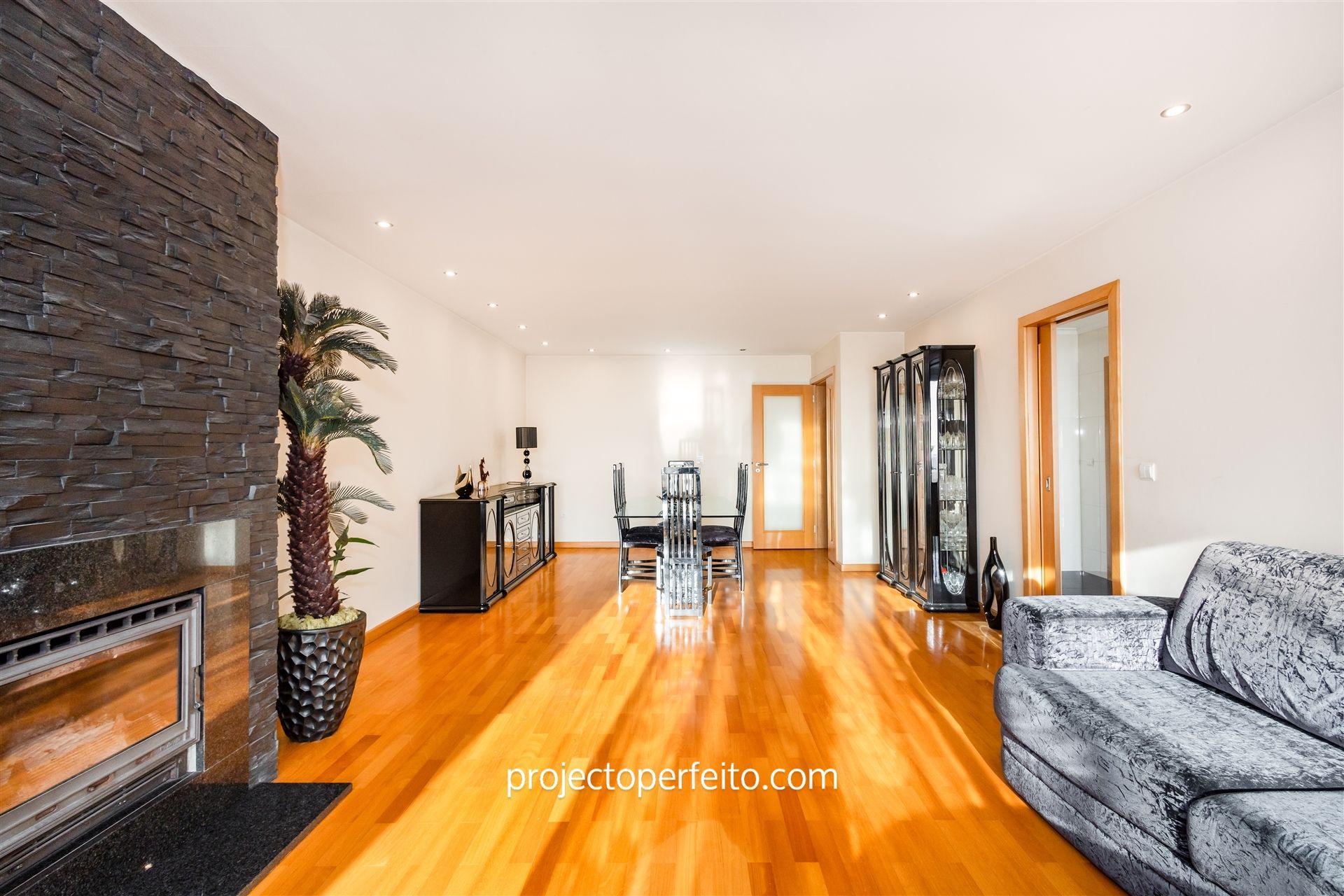 Apartamento T3+1 DUPLEX Venda em Mafamude e Vilar do Paraíso,Vila Nova de Gaia