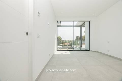Moradia Isolada T4 Venda em Albufeira e Olhos de Água,Albufeira