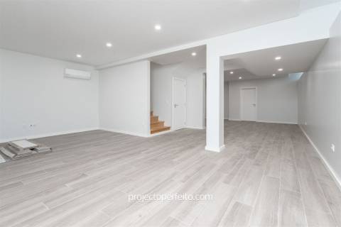 Moradia T4 Venda em Anta e Guetim,Espinho