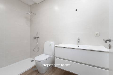 Moradia T4 Venda em Anta e Guetim,Espinho