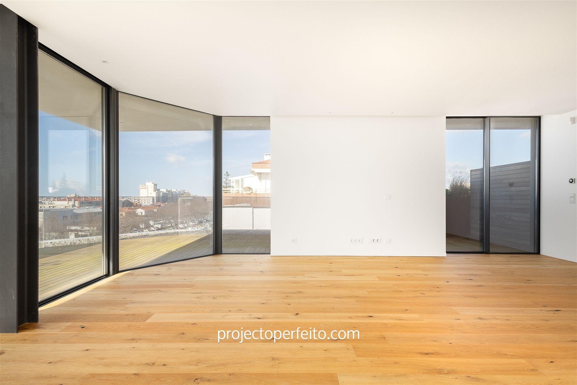 Penthouse T4 Nova com vistas fabulosas de Mar no coração de Espinho!