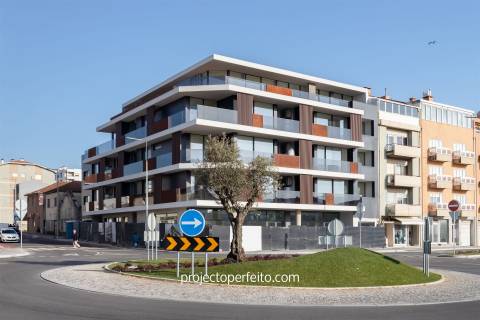 Penthouse T4 Nova com vistas fabulosas de Mar no coração de Espinho!