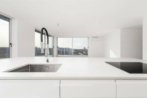 Penthouse de tipologia T4 com terraço de 160 metros quadrados.