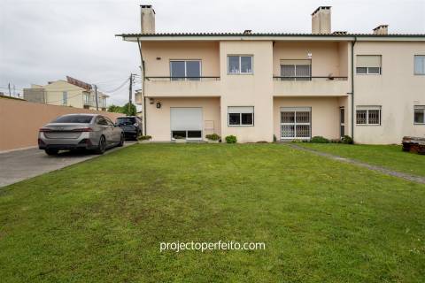Andar Moradia T3 Venda em São Félix da Marinha,Vila Nova de Gaia