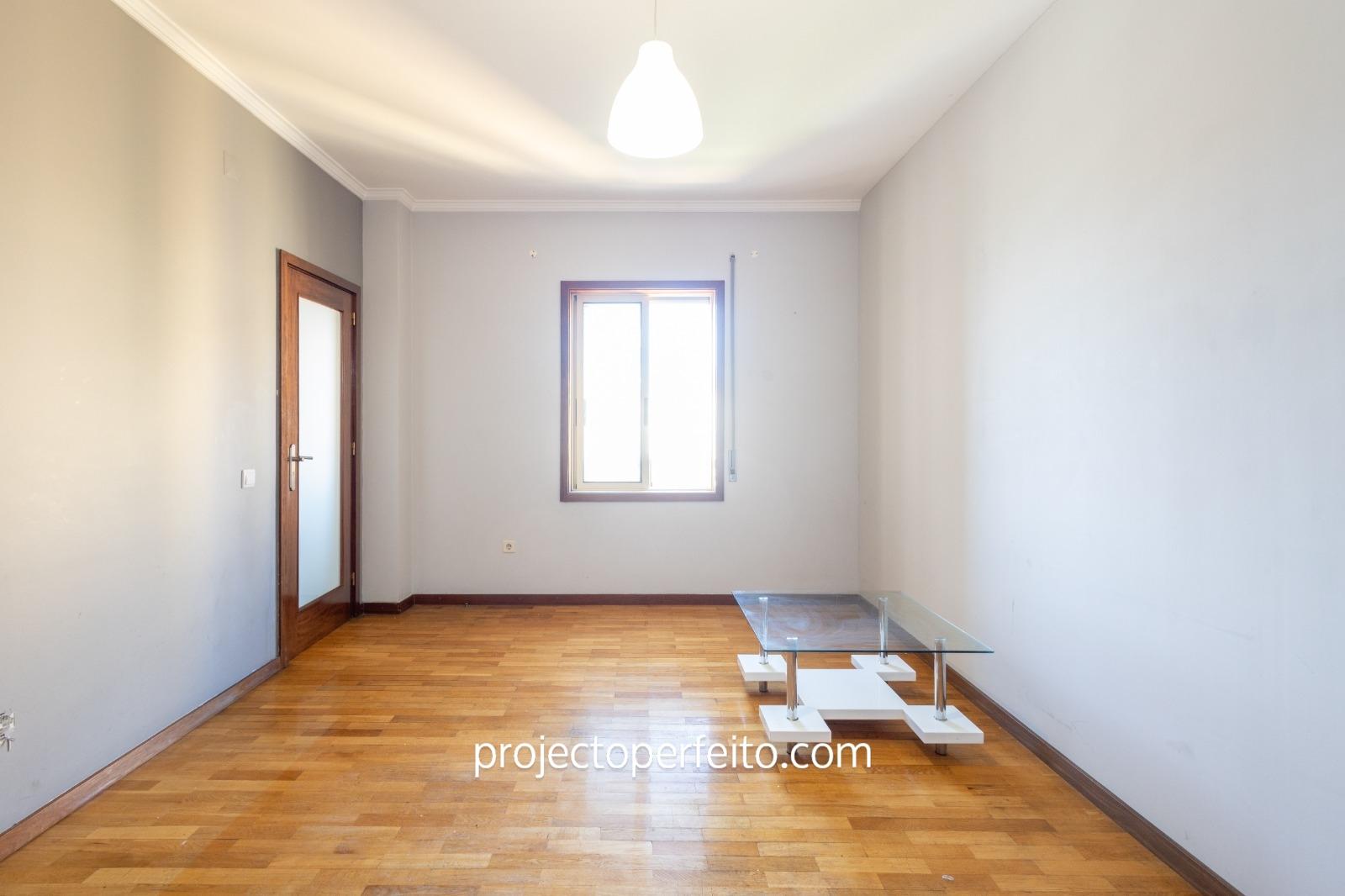 Apartamento T3 Venda em Vilar de Andorinho,Vila Nova de Gaia