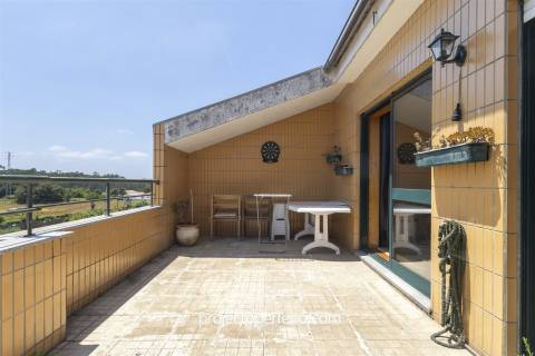 Apartamento T2 DUPLEX Venda em São João de Ver,Santa Maria da Feira