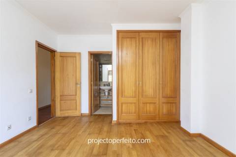 Apartamento T2 DUPLEX Venda em São João de Ver,Santa Maria da Feira