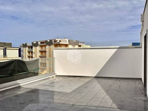 BAIRRO NOVO / CASINO – FIGUEIRA DA FOZ – PENTHOUSE, ÚLTIMO PISO COM VISTA MAR E TERRAÇOS EXCLUSIVOS.