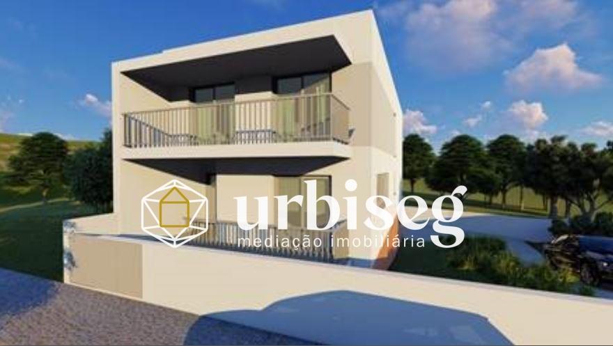 Moradia M4 de Luxo em Construção na Figueira da Foz | 3 Pisos | 292m²