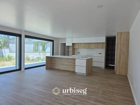 Moradia Térrea com Piscina em Outeiro da Ranha, Pombal | Urbiseg Imobiliária