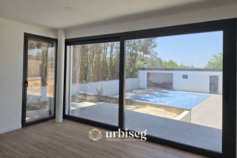 Moradia Térrea com Piscina em Outeiro da Ranha, Pombal | Urbiseg Imobiliária