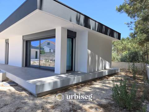 Moradia Térrea com Piscina em Outeiro da Ranha, Pombal | Urbiseg Imobiliária