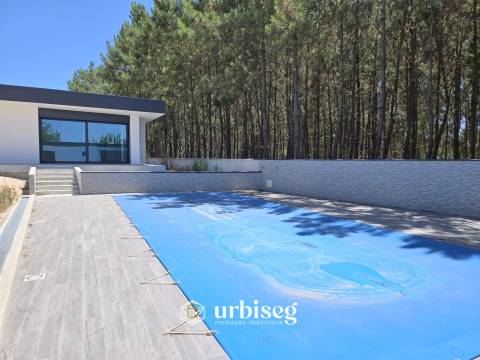 Moradia Térrea com Piscina em Outeiro da Ranha, Pombal | Urbiseg Imobiliária