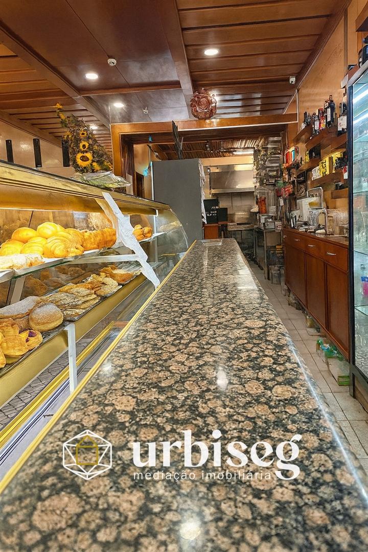 UM(A) IMPÉRIO DE HISTÓRIAS PARA TRESPASSE