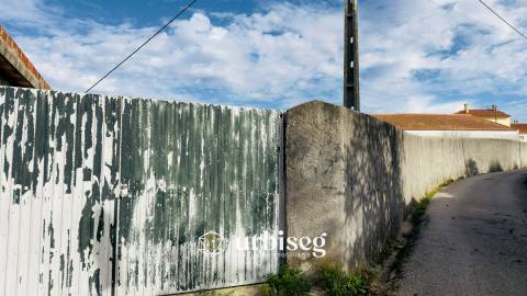 Propriedade com 757 m² para Reconversão entre Campo e Mar – Próximo da Figueira da Foz