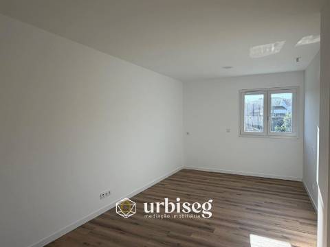 MORADIA NOVA A ESTREAR, CENTRO DA VILA DE QUIAIOS | FIGUEIRA DA FOZ