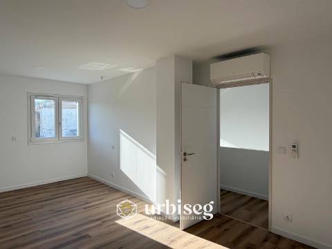 MORADIA NOVA A ESTREAR, CENTRO DA VILA DE QUIAIOS | FIGUEIRA DA FOZ