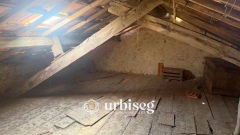 MORADIA TRADICIONAL PARA REABILITAÇÃO | POTENCIAL ÚNICO A 5 MINUTOS DA FIGUEIRA DA FOZ