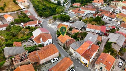 MORADIA TRADICIONAL PARA REABILITAÇÃO | POTENCIAL ÚNICO A 5 MINUTOS DA FIGUEIRA DA FOZ