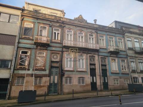 Apartamento T1 com jardim no centro do Porto