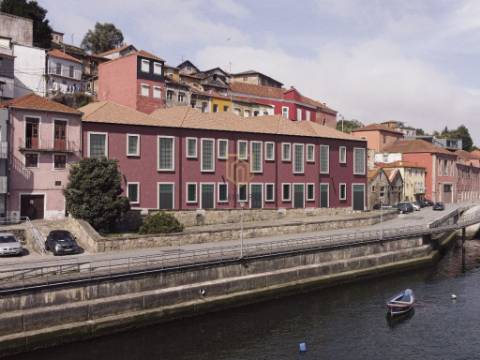 T1 com Mezanine com vistas para o rio em Vila Nova de Gaia