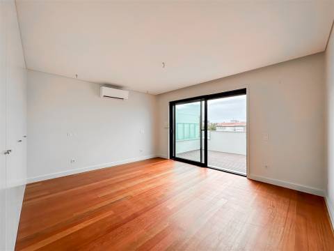 Apartamento T4 Arrendamento em Matosinhos e Leça da Palmeira,Matosinhos