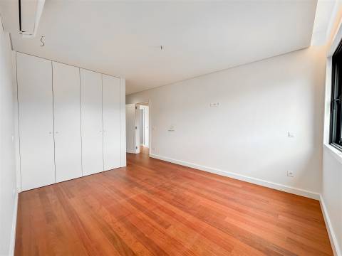 Apartamento T4 Arrendamento em Matosinhos e Leça da Palmeira,Matosinhos