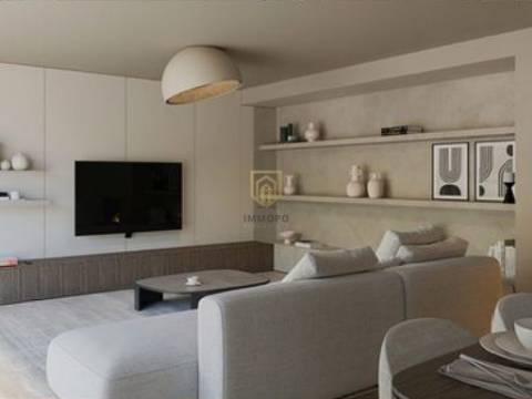 Apartamento T3 DUPLEX Venda em Ramalde,Porto