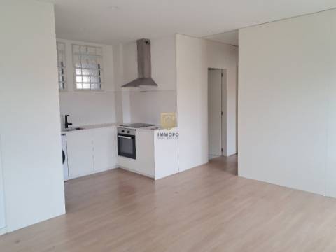 Apartamento T2 Arrendamento em Cedofeita, Santo Ildefonso, Sé, Miragaia, São Nicolau e Vitória,Porto