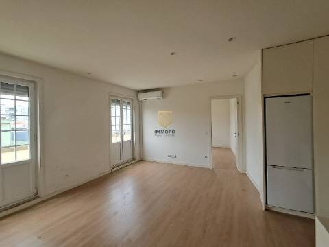 Apartamento T2 Arrendamento em Cedofeita, Santo Ildefonso, Sé, Miragaia, São Nicolau e Vitória,Porto