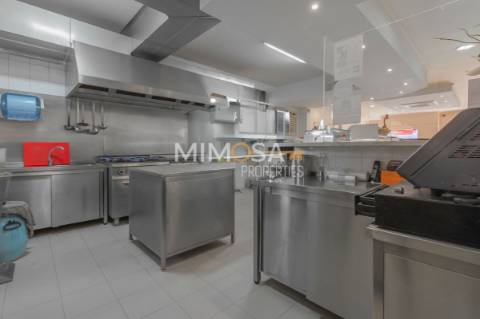Restaurante pronto a utilizar – Histórico e no Coração de Lagos