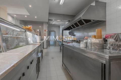 Restaurante pronto a utilizar – Histórico e no Coração de Lagos