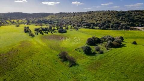 Terreno para construção e investimento em turismo em Bensafrim