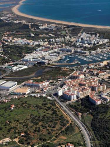 Lotes de terreno para construção de apartamentos em Lagos