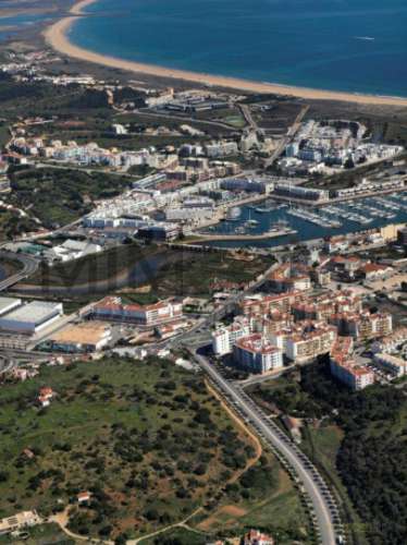 Lotes de terreno para construção de apartamentos em Lagos
