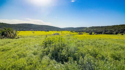 Terreno para construção e investimento em turismo em Bensafrim
