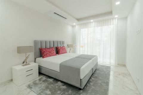 Apartamento T2 com piscina em condominio de Luxo, Lagos