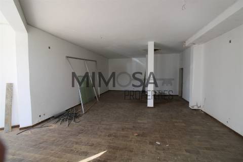 Loja Comercial com Elevado Potencial na Praia da Luz, Lagos