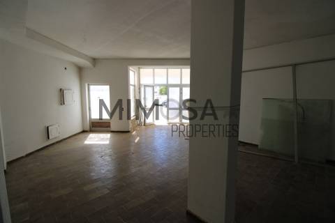 Loja Comercial com Elevado Potencial na Praia da Luz, Lagos