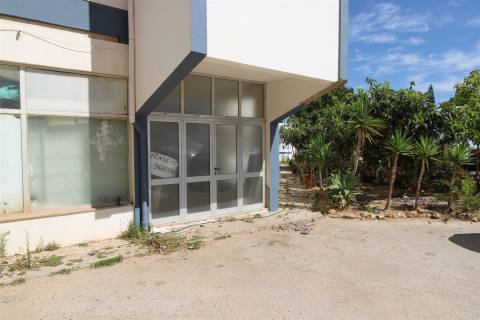 Loja Comercial com Elevado Potencial na Praia da Luz, Lagos