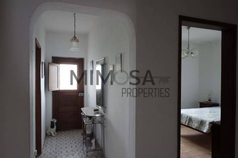 Casa com amplo terreno oportunidade de investimento perto de Lagos