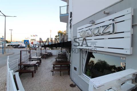 (2 licenças) Loja/Restaurante perto da praia Dona Ana, Lagos