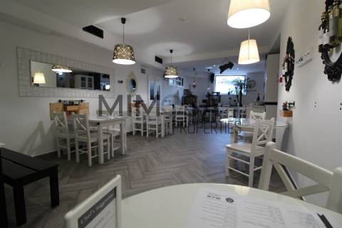 (2 licenças) Loja/Restaurante perto da praia Dona Ana, Lagos