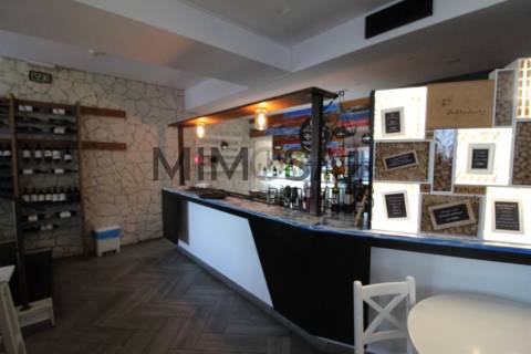(2 licenças) Loja/Restaurante perto da praia Dona Ana, Lagos
