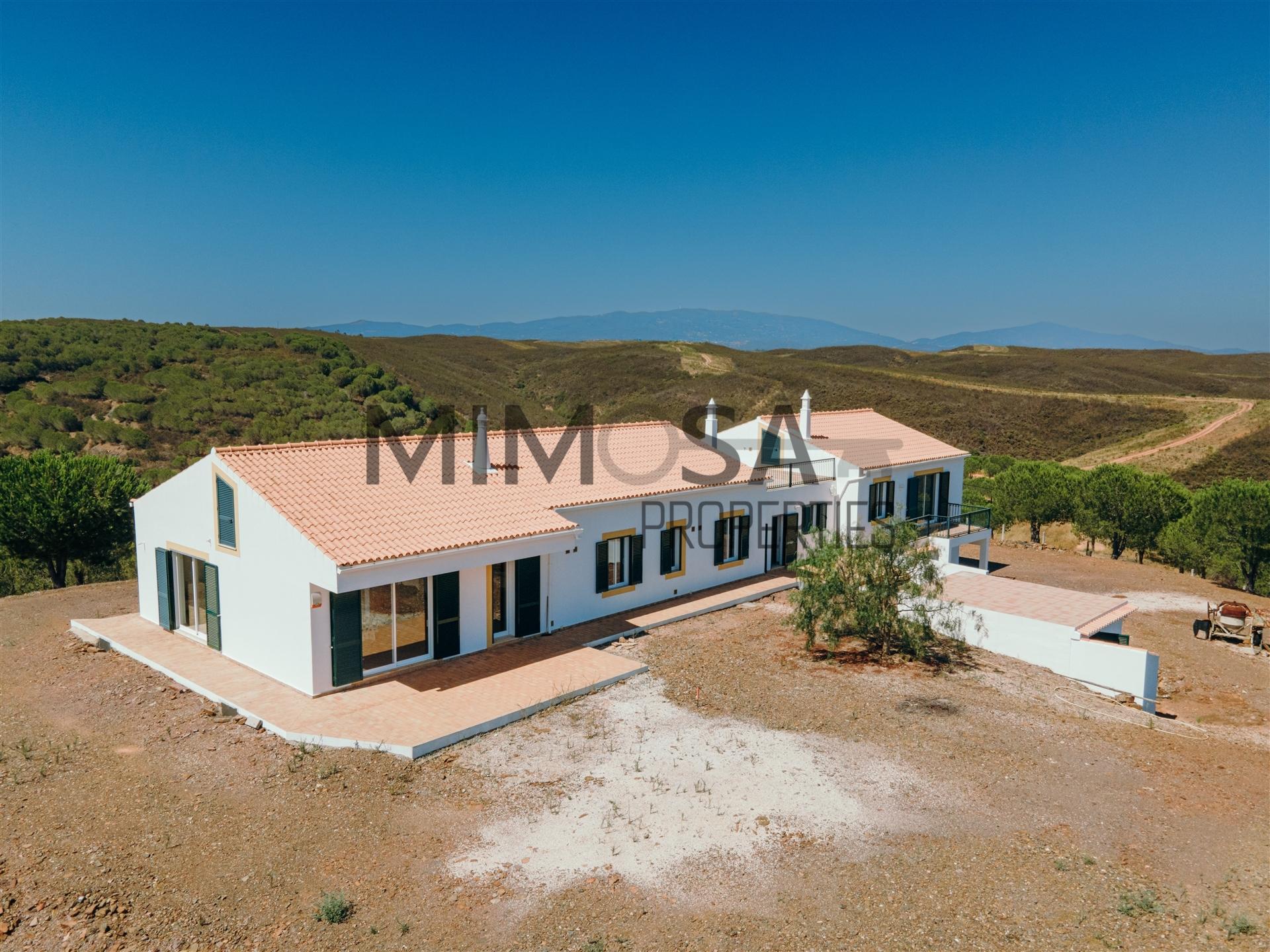 Quinta de Luxo com Vista Mar e Terreno com 100 Ha – Lagos