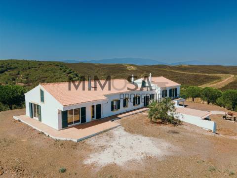 Quinta de Luxo com Vista Mar e Terreno com 100 Ha – Lagos